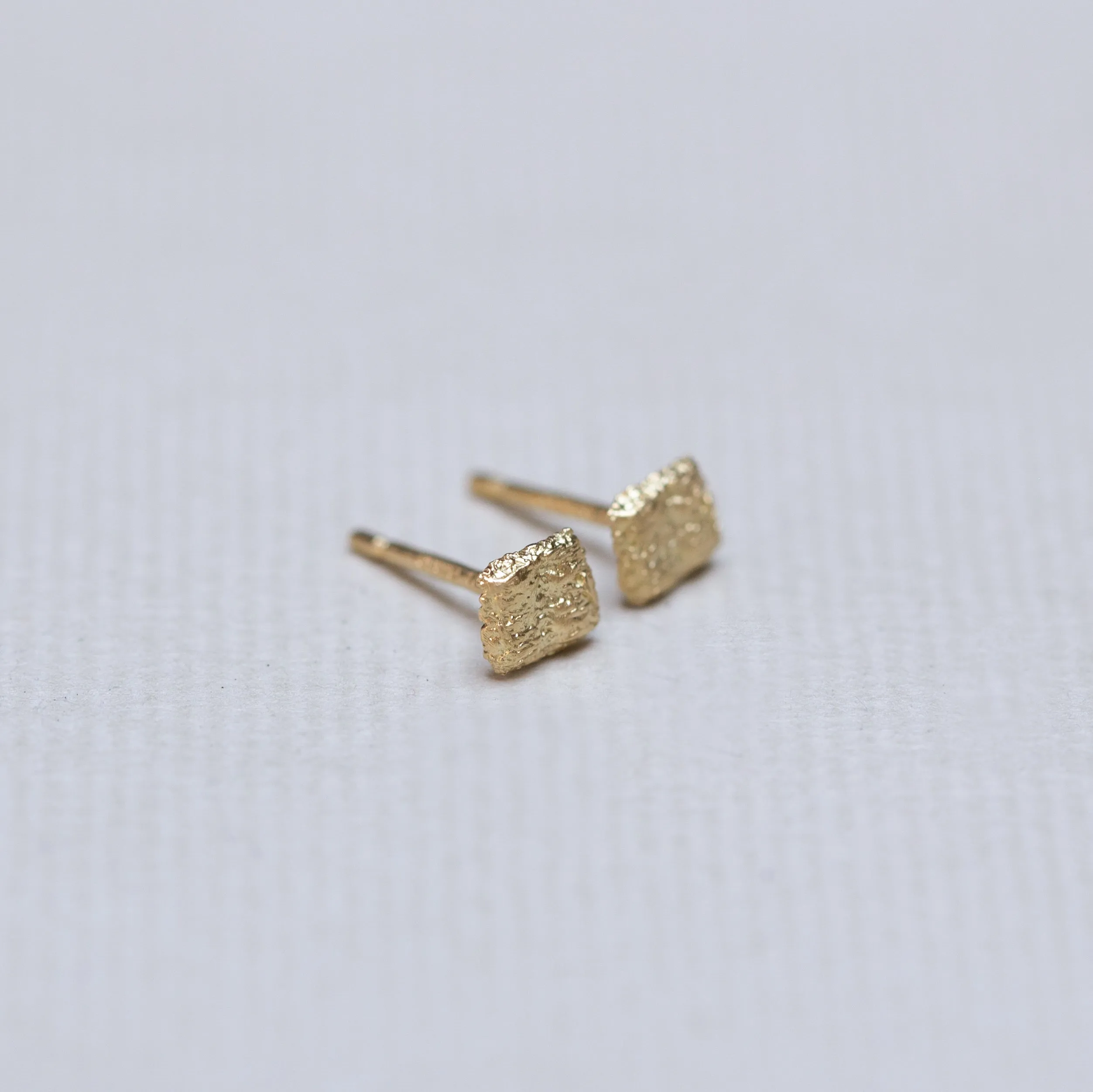 18ct Gold Square Stud Earrings