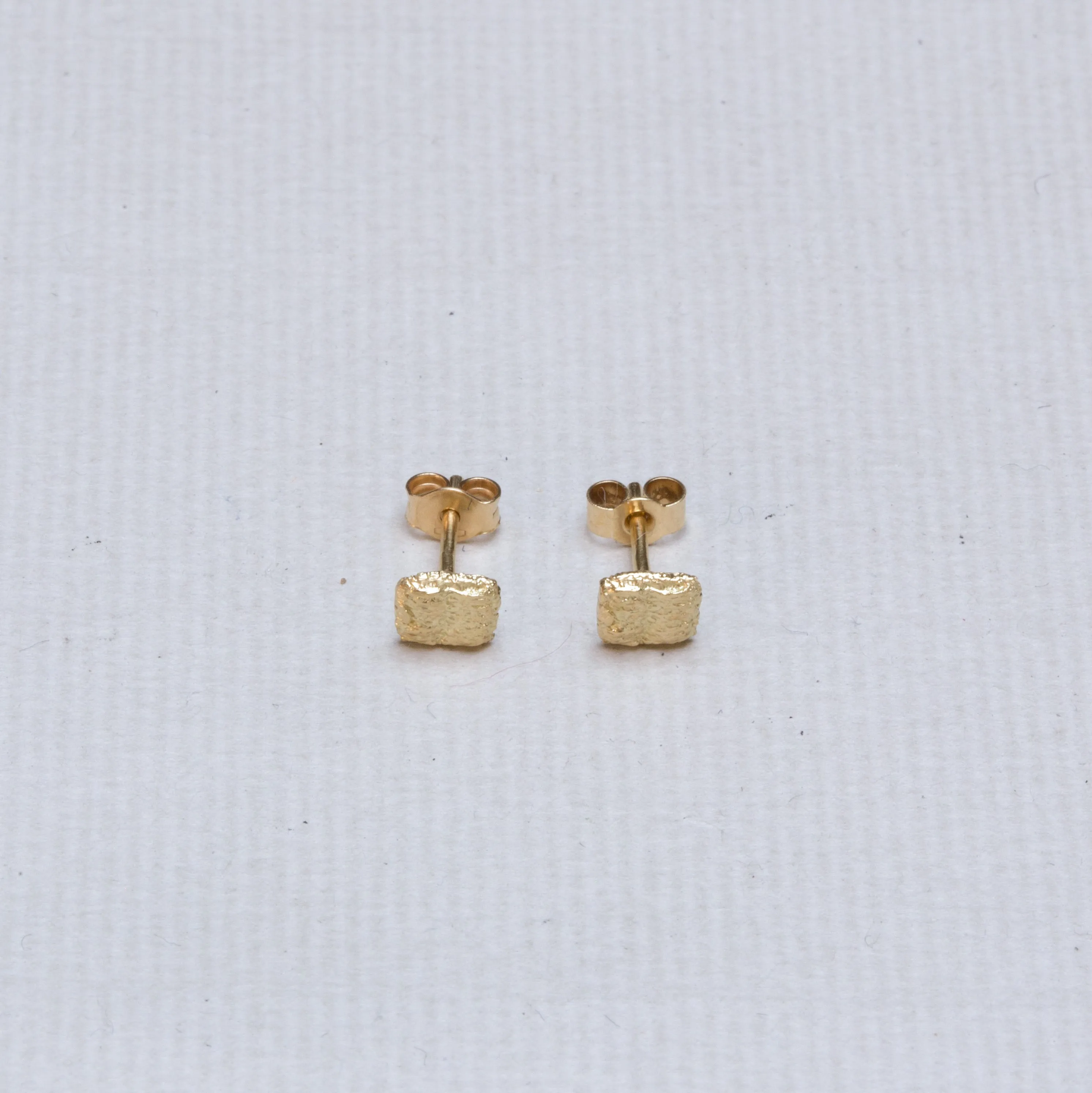 18ct Gold Square Stud Earrings