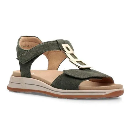 Ara Osaka sandal