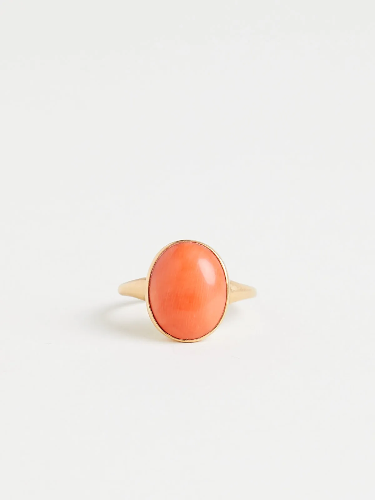 Beauty Alone Ring in 18k Yellow Gold with 6.8ct Mediterranean Coral