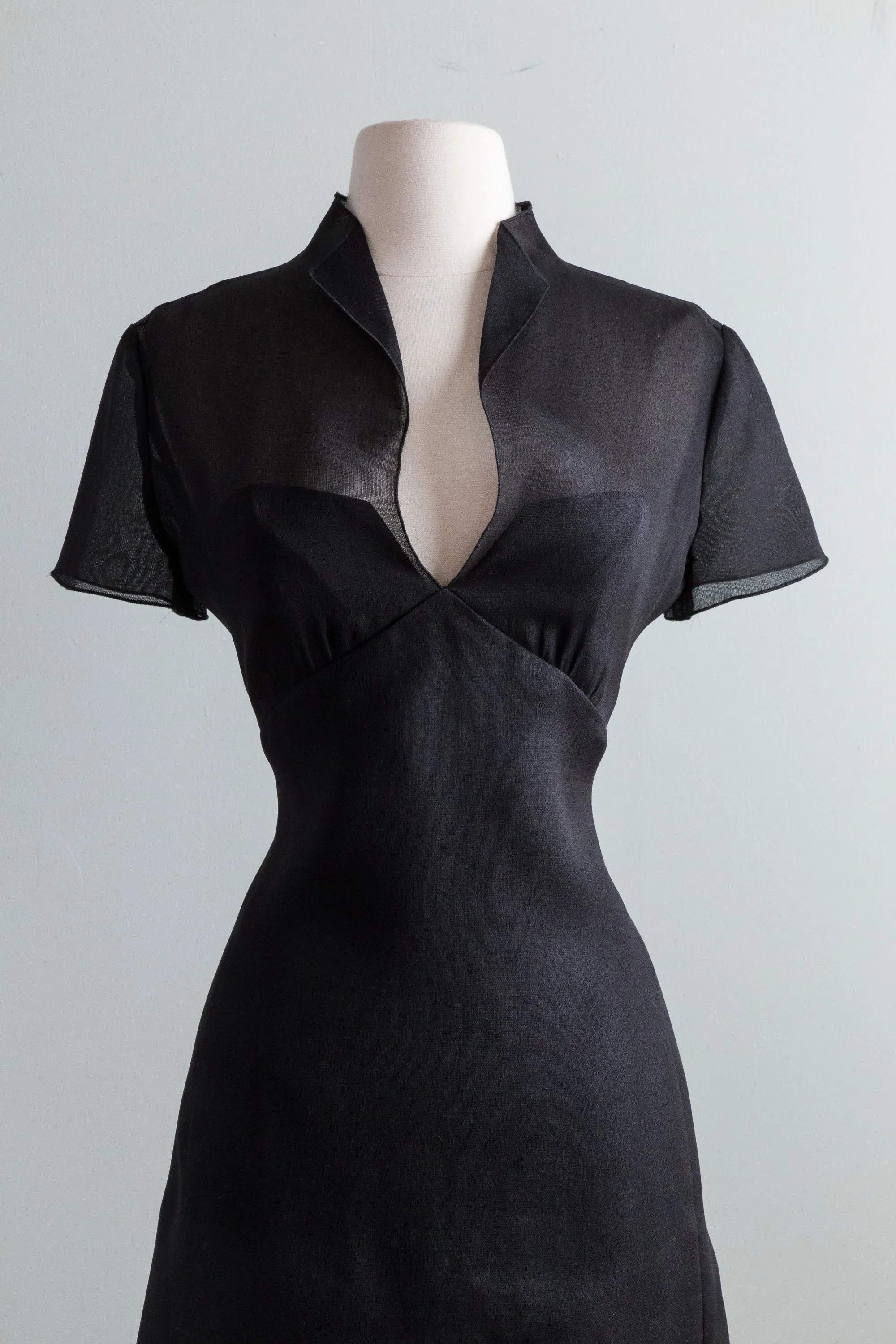 Chanel Printemps 1997 Silk Little Black Dress / Size 40