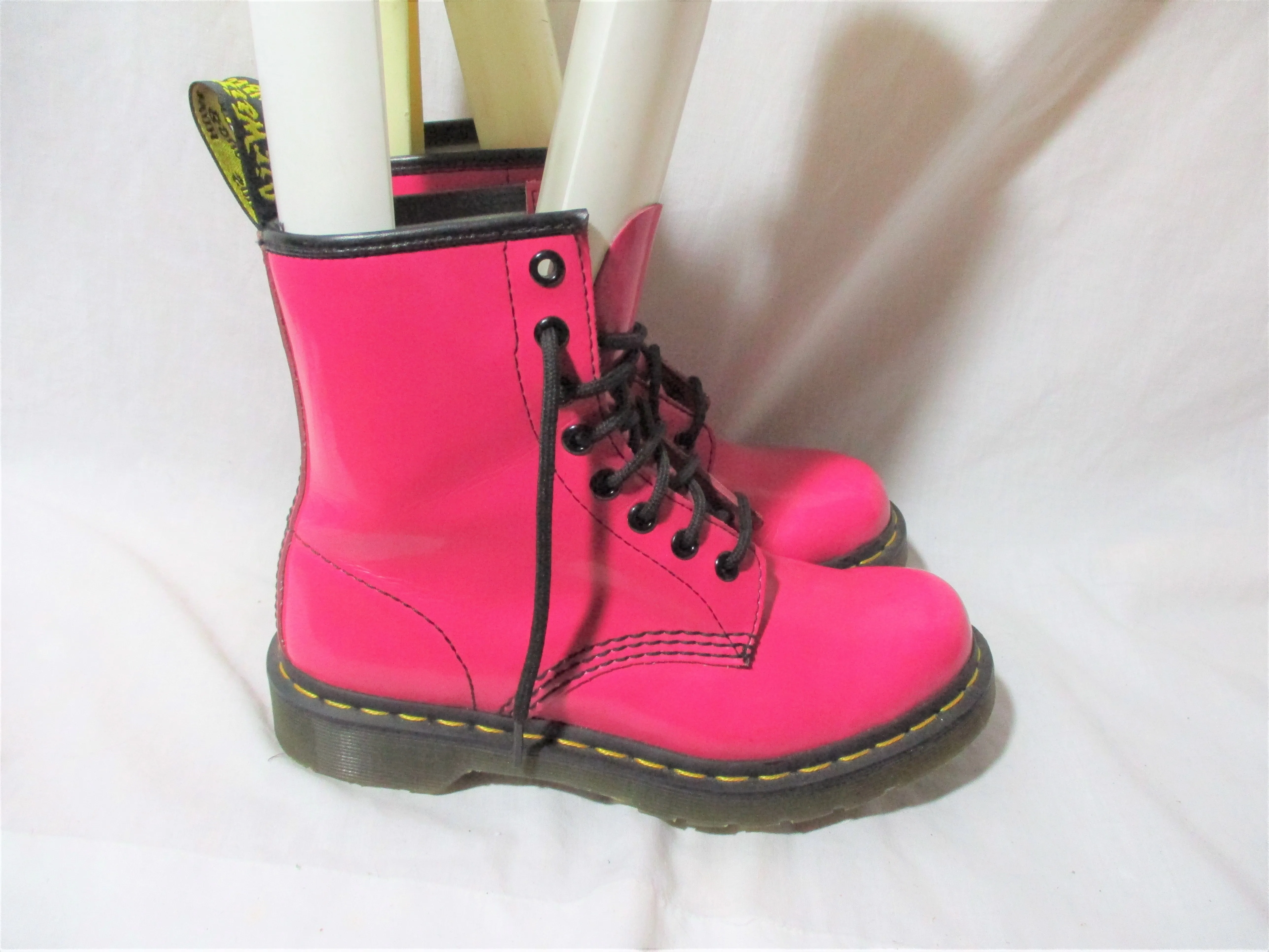 DOC DR. MARTENS Combat BOOT Shoe AIRWAIR FUSCHIA PINK MAGENTA 6 / 37