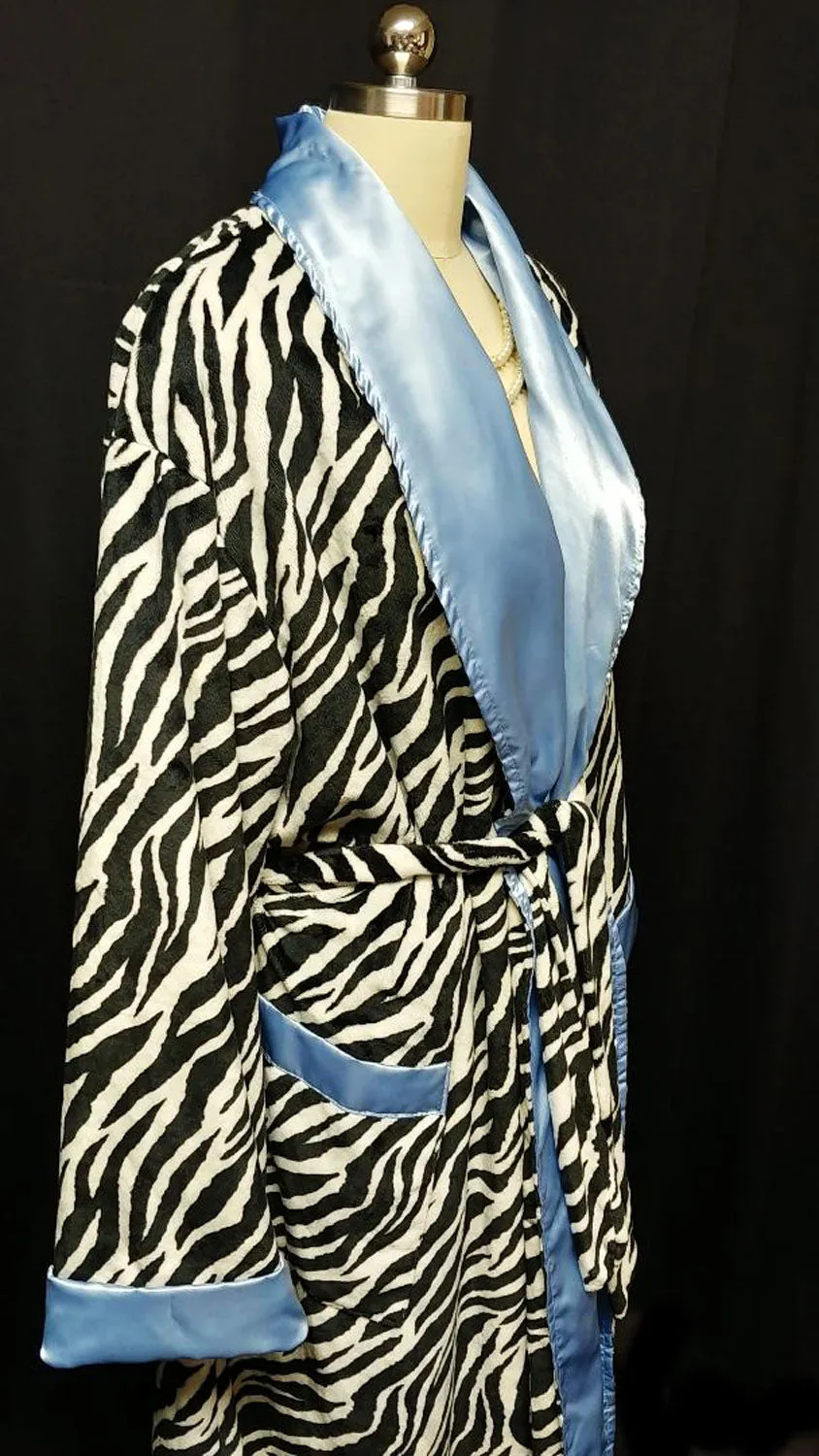 *GORGEOUS SWANKIE BLANKIE ZEBRA & BLUE SATIN ROBE - SIZE LARGE