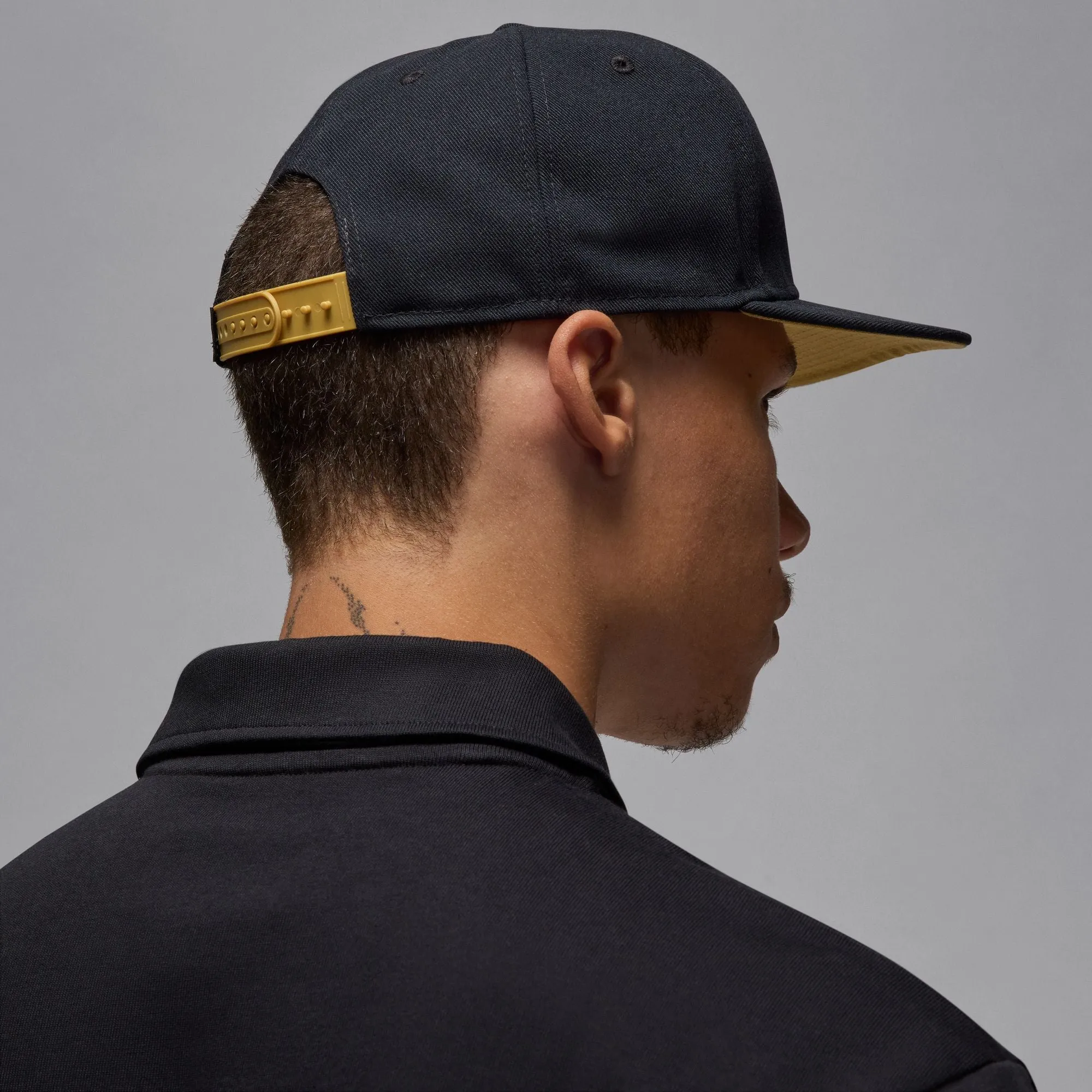 Jordan - Accessories - Jumpman Pro Cap - Black/Metallic Gold