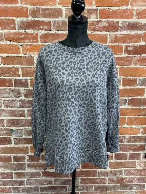 Leopard Printed Split Hem Sweatershirt