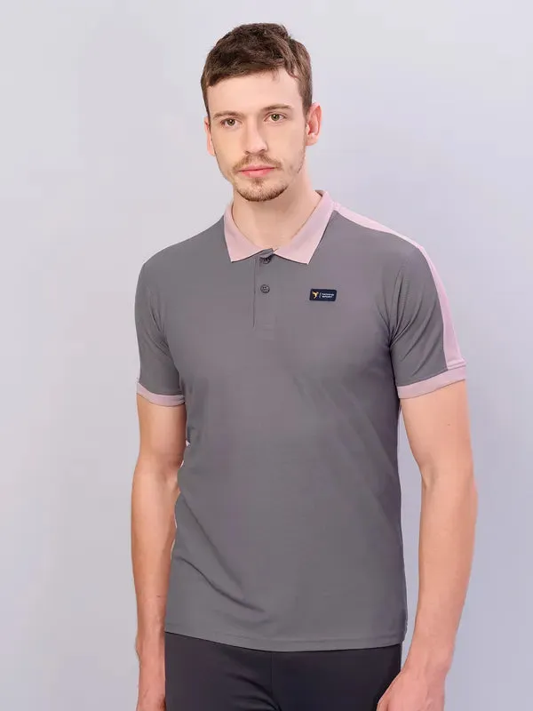 Men Colorblock Slim Fit Polo T-shirt with MATPIQ