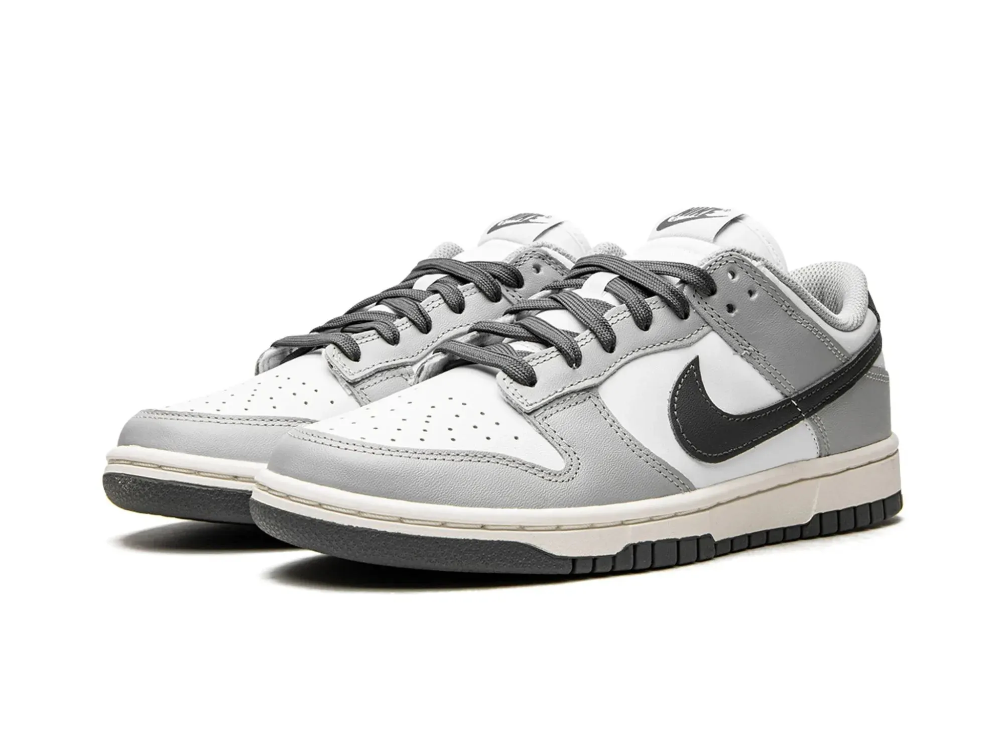 Nike Dunk Low "Light Smoke Grey"