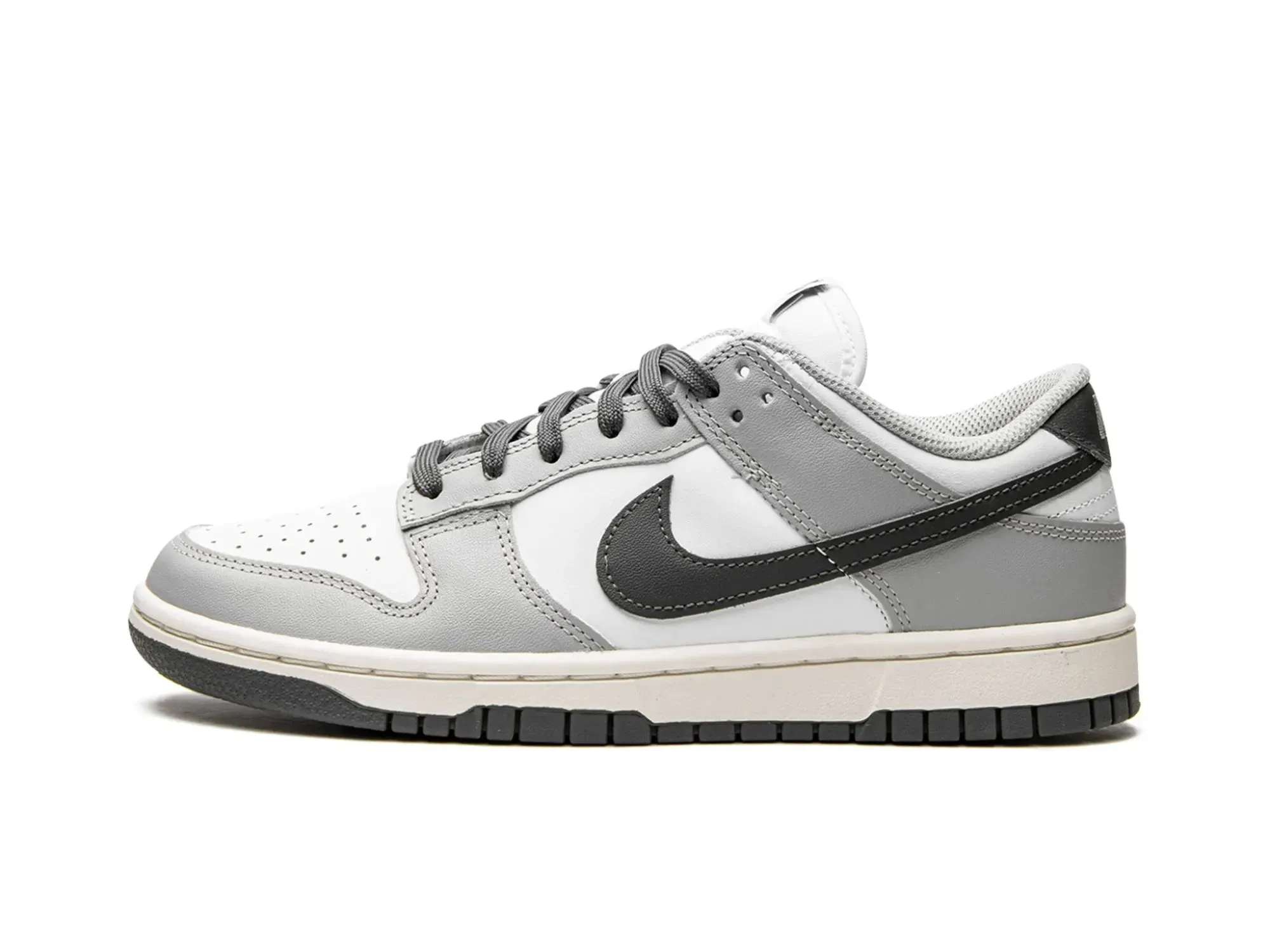 Nike Dunk Low "Light Smoke Grey"