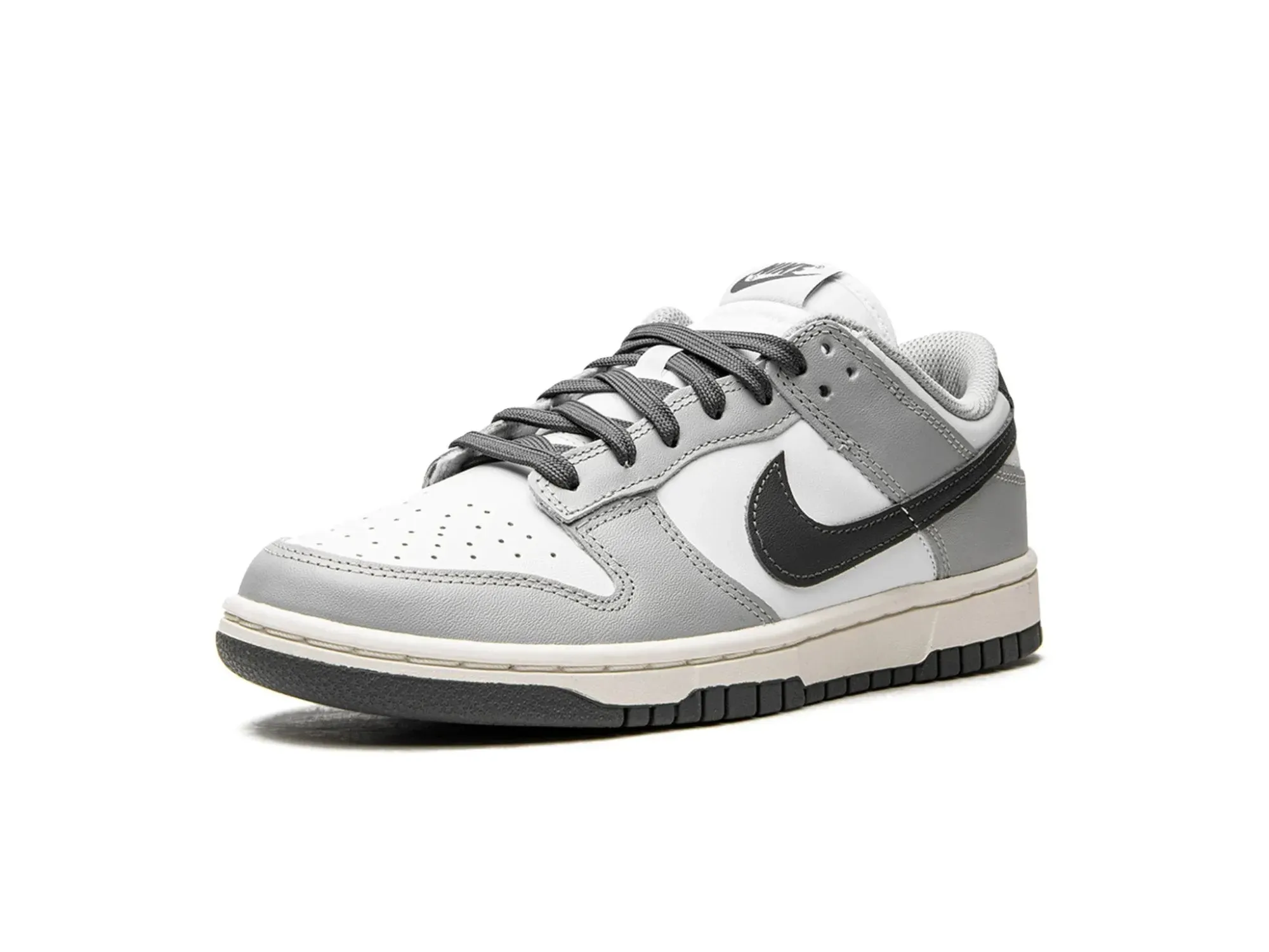 Nike Dunk Low "Light Smoke Grey"