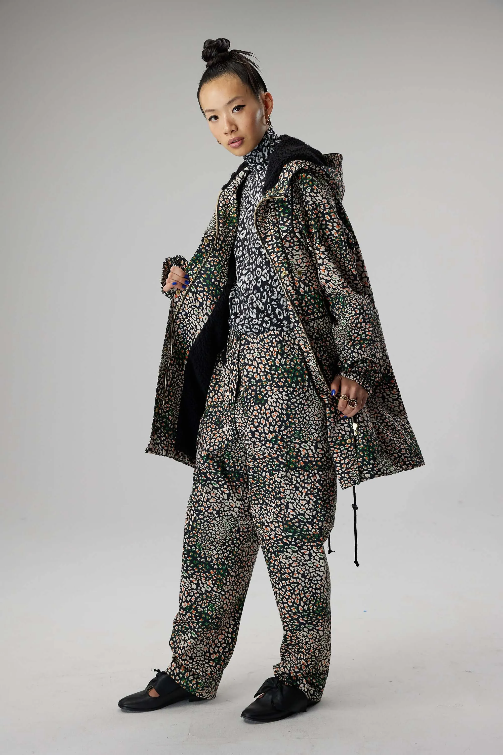 Onur parka in wild Leopard print