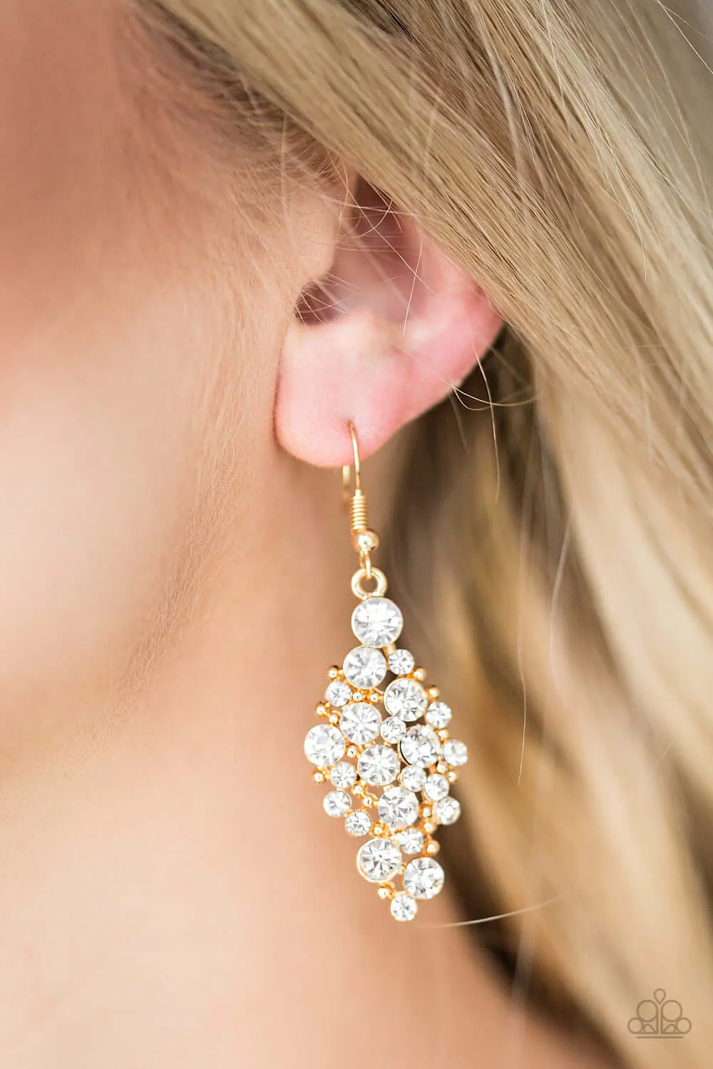 Paparazzi Accessories  - Cosmically Chic #L79 - Gold Earrings