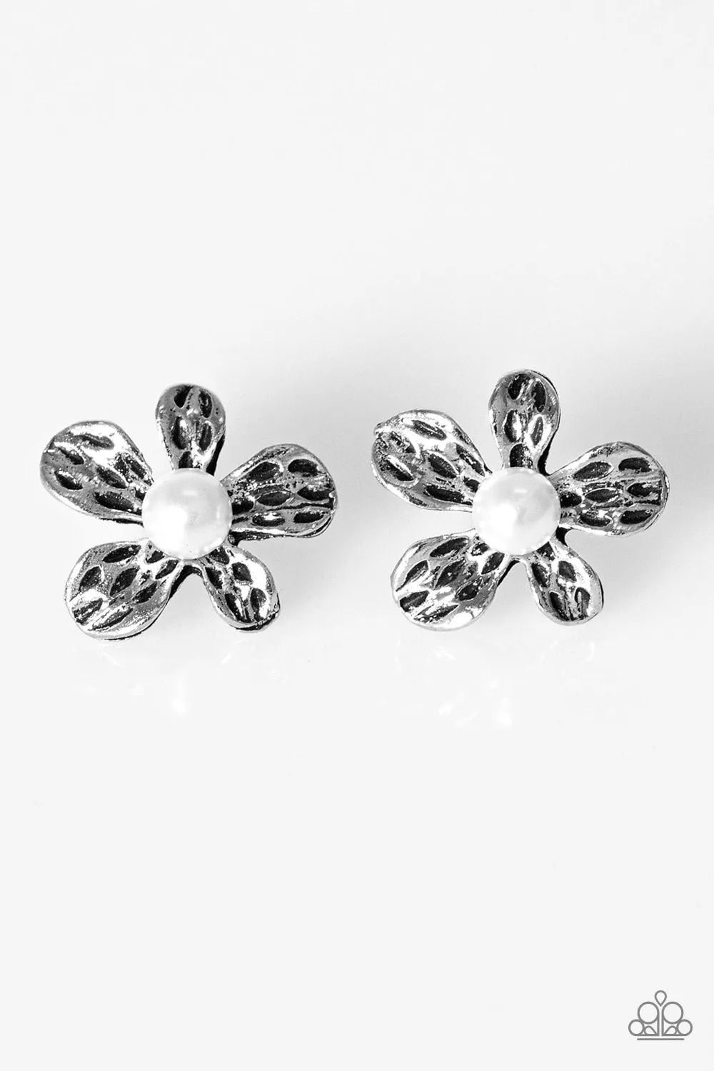 Paparazzi Accessories  - Diva Daisy #L49 - White Pearls Earrings