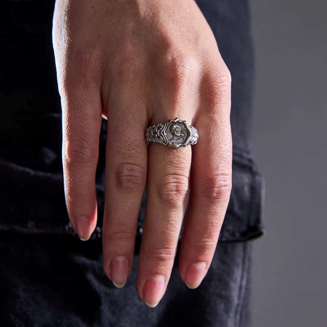 Skull of a Skeleton with Burning Cigarette - V3 Ring