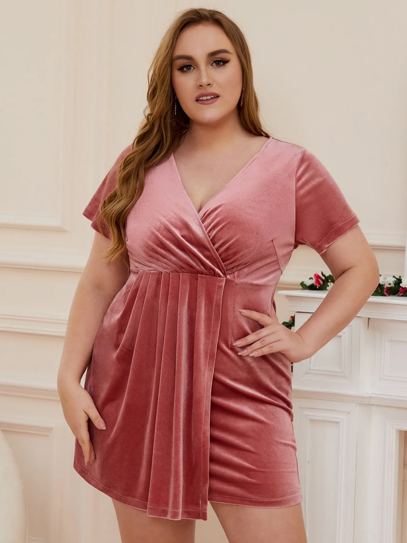 Women Plus Size Velvet V-neck Short Sleeve Cocktail Dresses